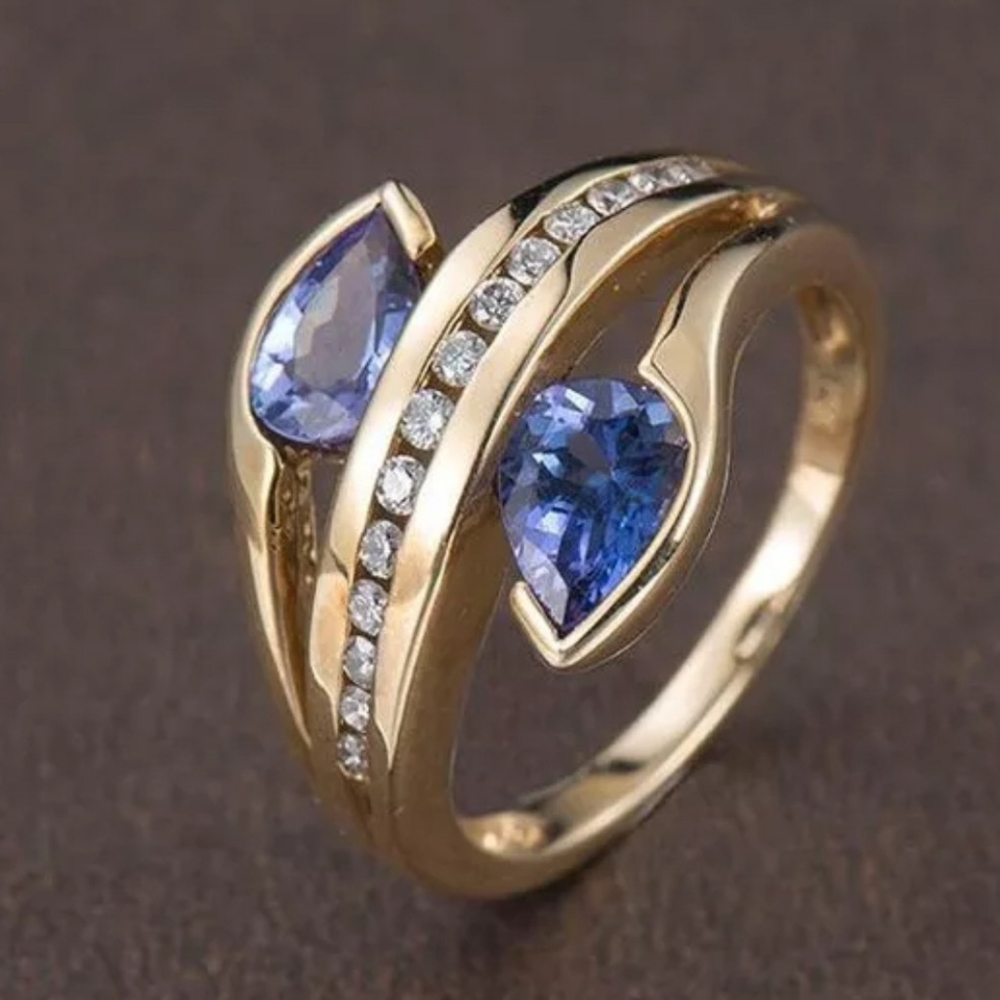 🎀18k Royal Blue Sapphire Diamond Accent Ring - Picture 2 of 5